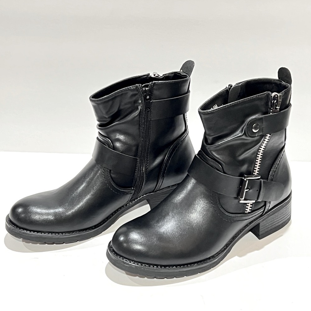 🆕 Cushionaire Black boots